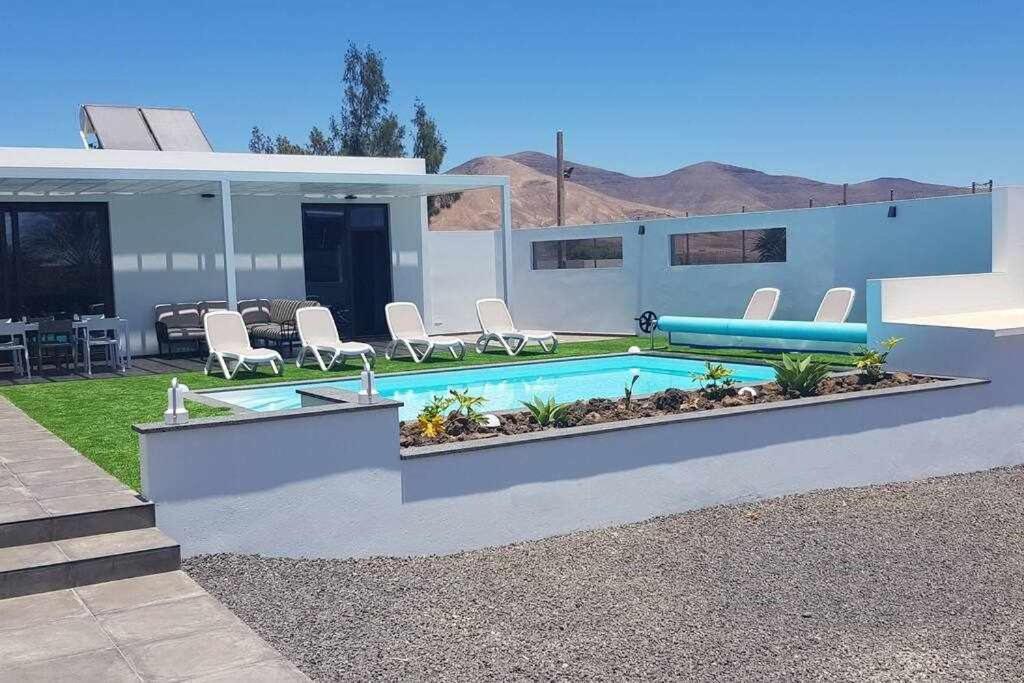 Villa Ponzos Chalet Independiente Y Privado Triquivijate ภายนอก รูปภาพ