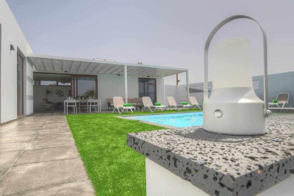 Villa Ponzos Chalet Independiente Y Privado Triquivijate ภายนอก รูปภาพ