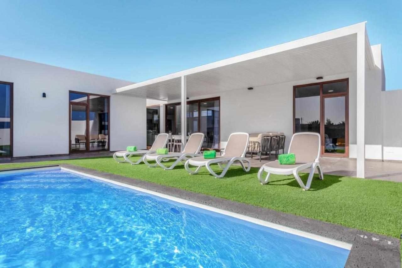 Villa Ponzos Chalet Independiente Y Privado Triquivijate ภายนอก รูปภาพ