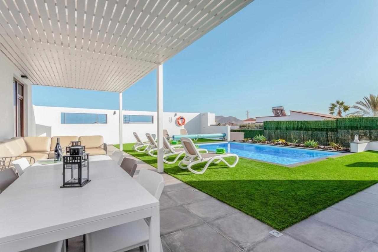 Villa Ponzos Chalet Independiente Y Privado Triquivijate ภายนอก รูปภาพ